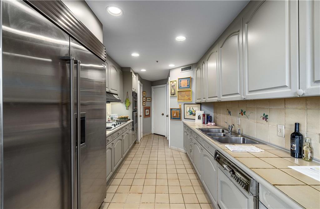 2660 Peachtree Road NW Unit 10F