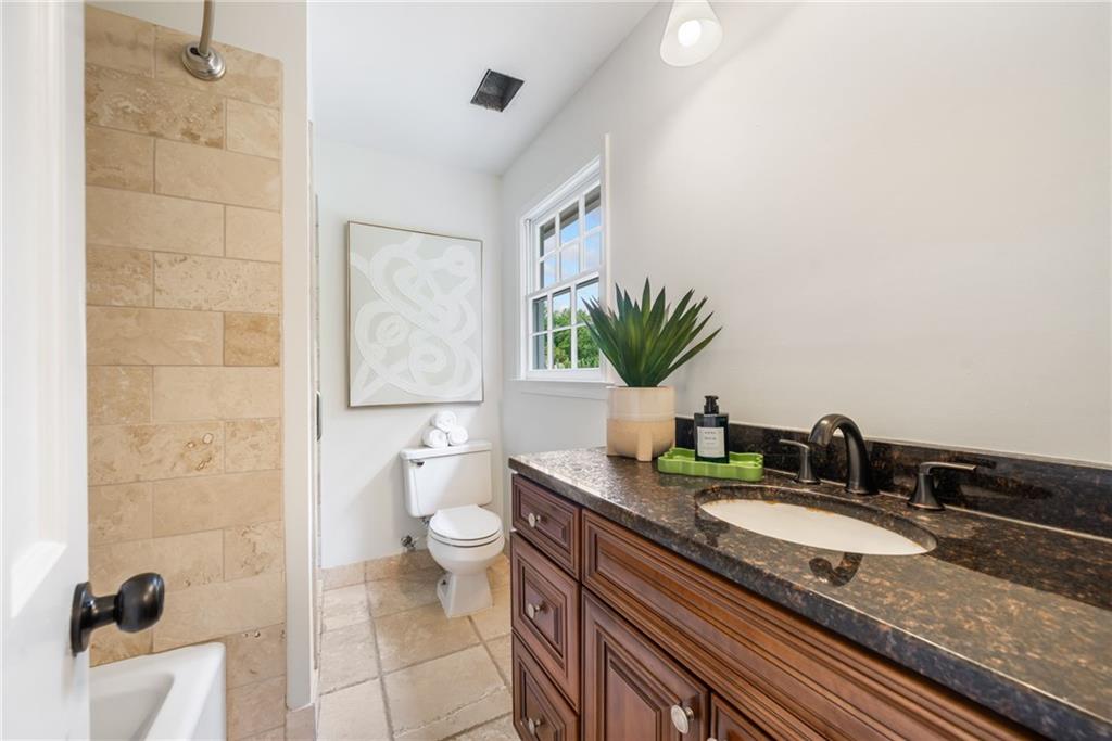 150 Marsh Glen Point