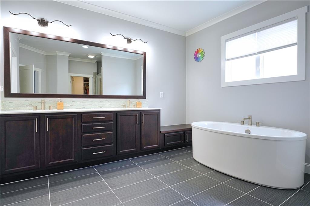 6030 Richwood Circle