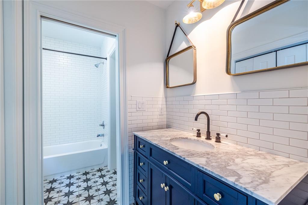 367 Greenwood Avenue