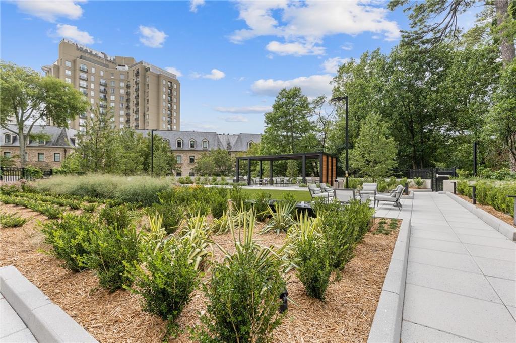 2660 Peachtree Road NW Unit 30G