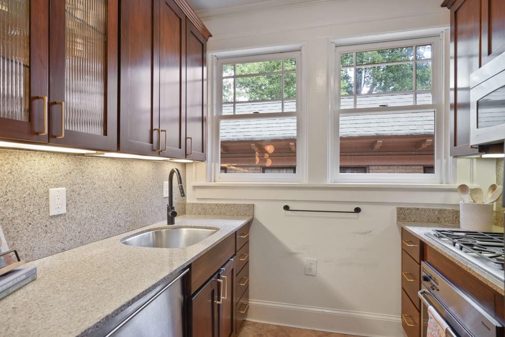 1115 Briarcliff Place NE Unit 8