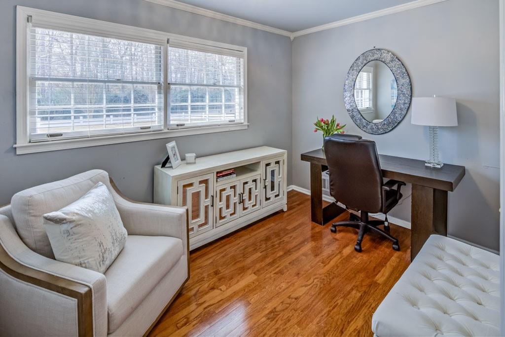 3519 Sunderland Way NE