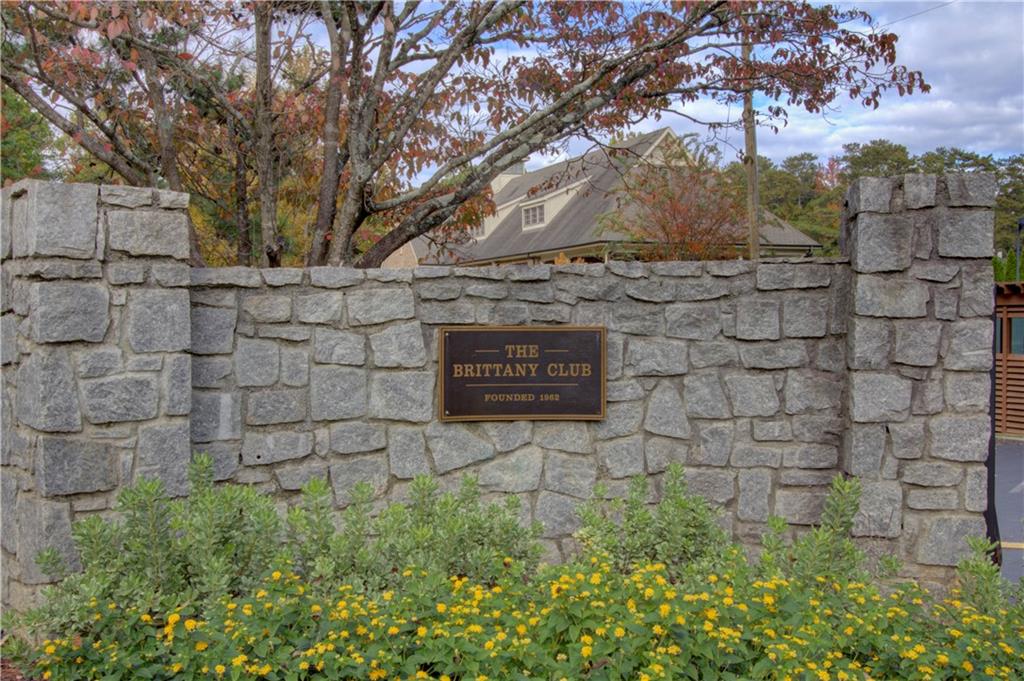 3519 Sunderland Way NE