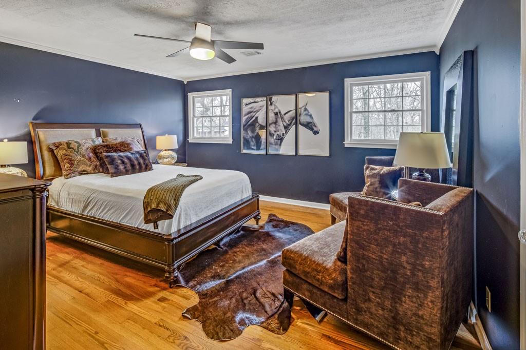 3519 Sunderland Way NE