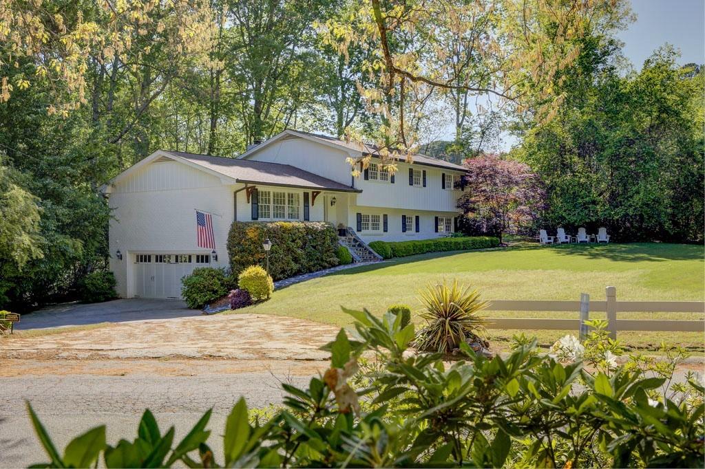 3519 Sunderland Way NE