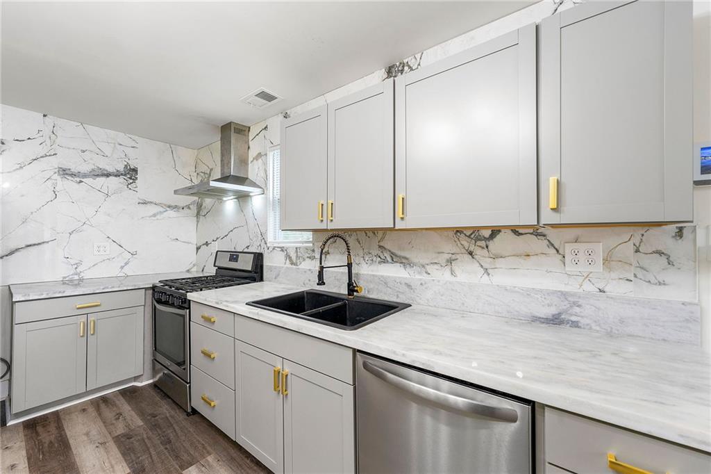 2222 Penelope Street NW