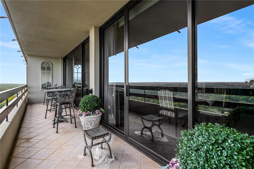 2660 Peachtree Road NW Unit 38E