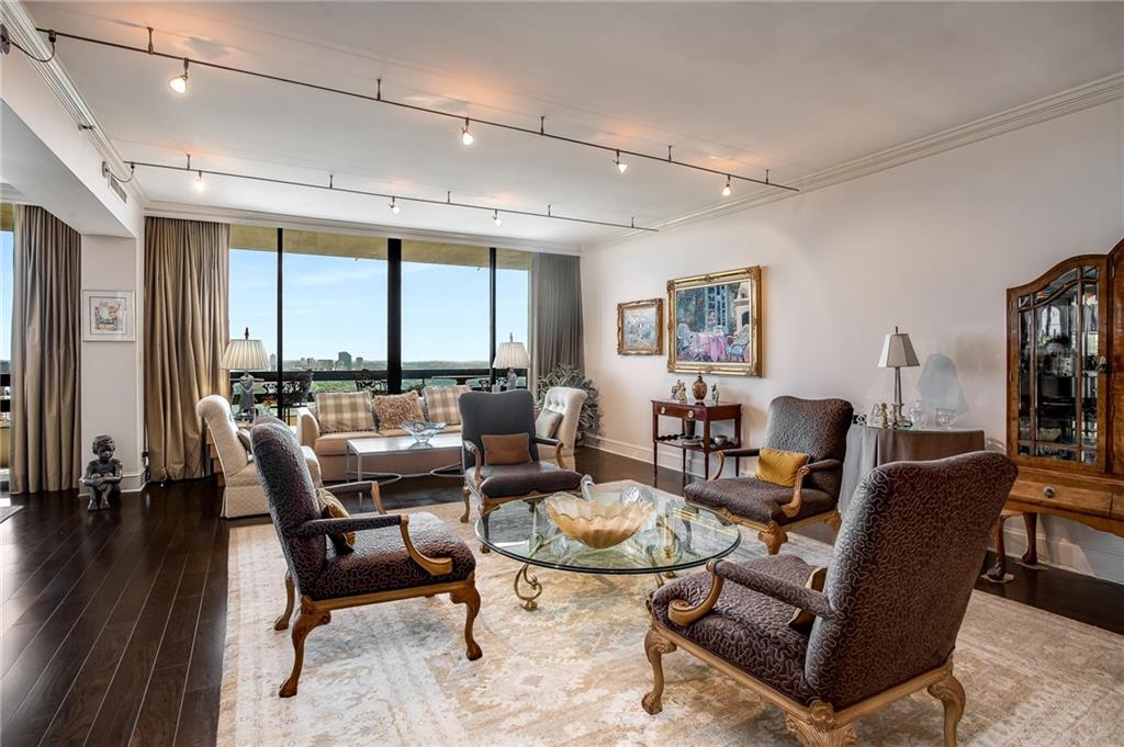 2660 Peachtree Road NW Unit 38E