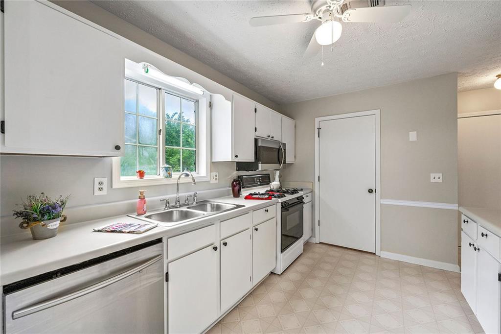 926 River Rock Drive