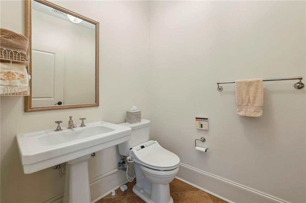 2700 Paces Ferry Road SE Unit 202