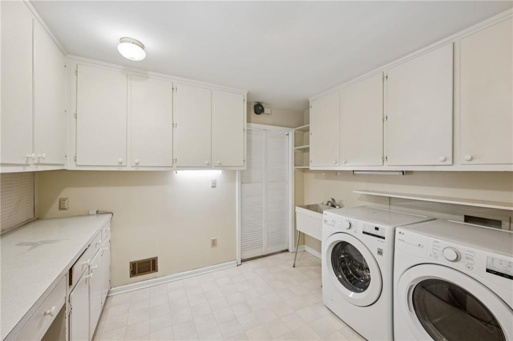 1925 Colland Drive NW