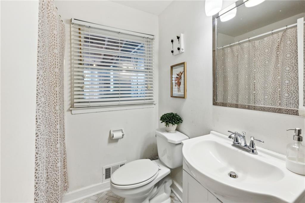 1132 Lonetia Street SE