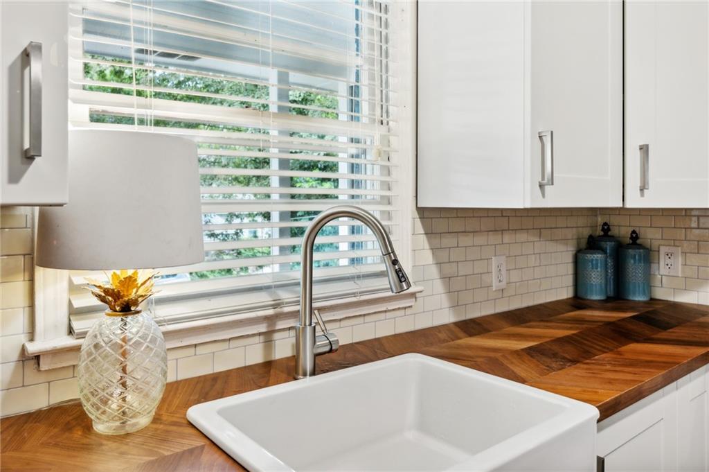 1132 Lonetia Street SE