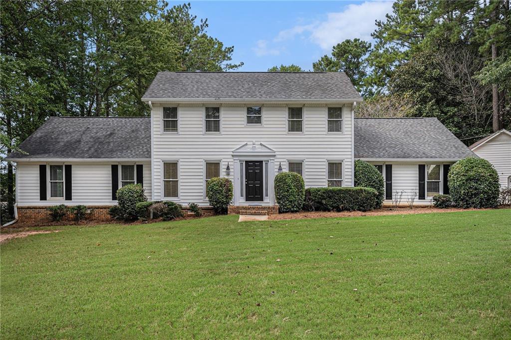 654 Clubhouse Drive SE