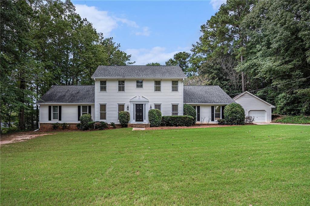 654 Clubhouse Drive SE