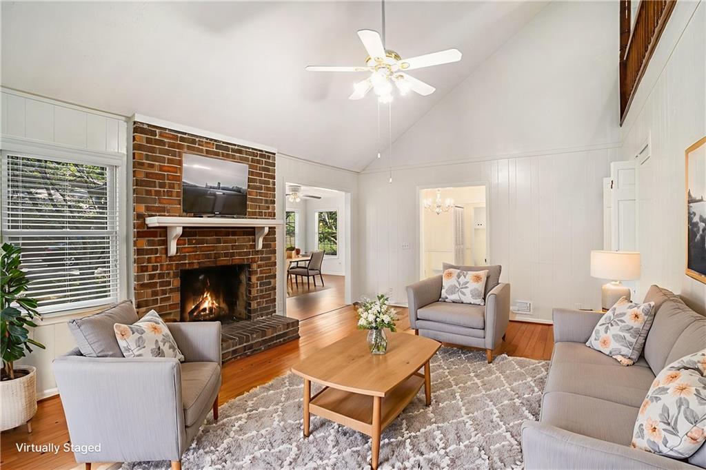 654 Clubhouse Drive SE