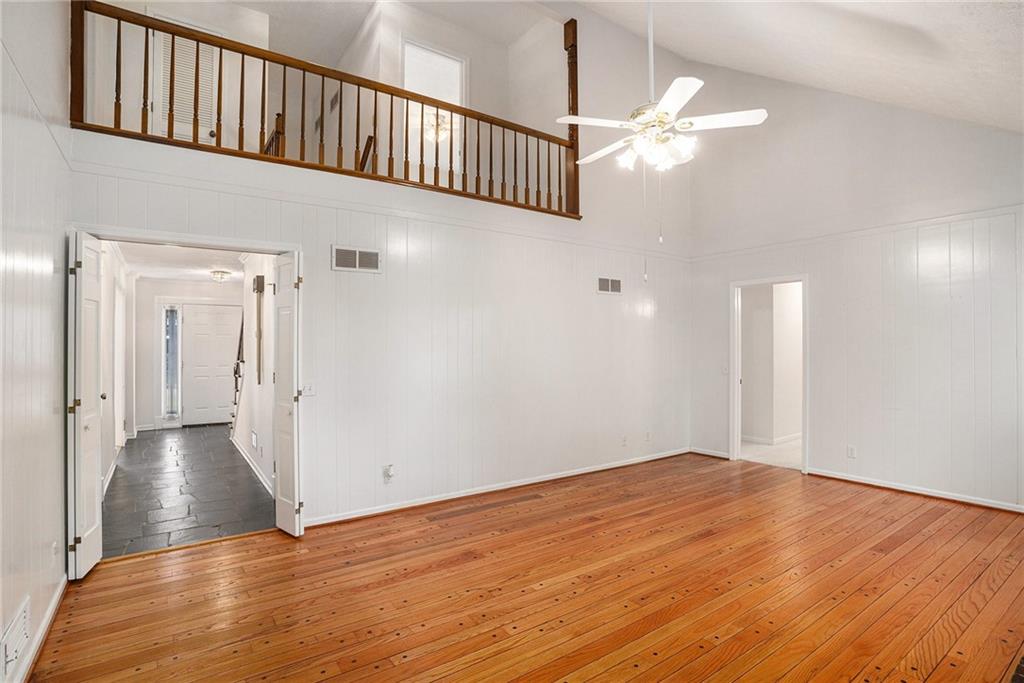 654 Clubhouse Drive SE