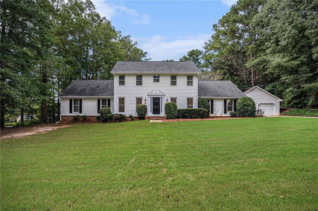 654 Clubhouse Drive SE