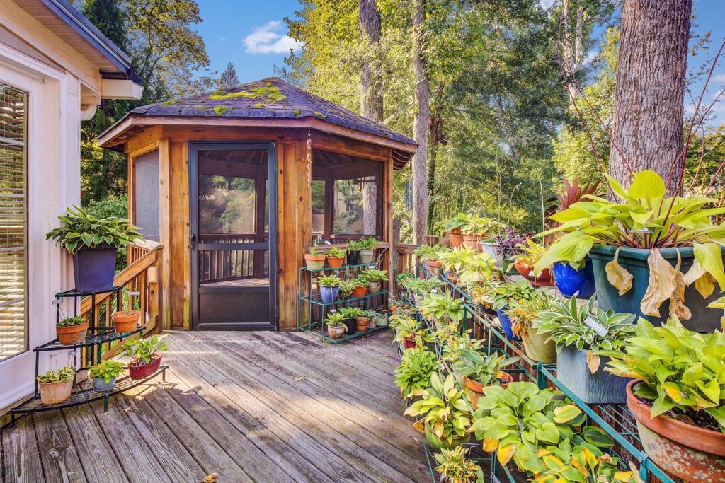 273 Peachtree Way NE