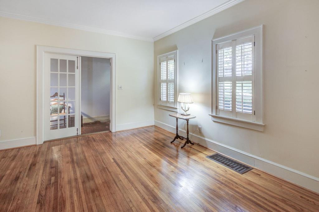 273 Peachtree Way NE