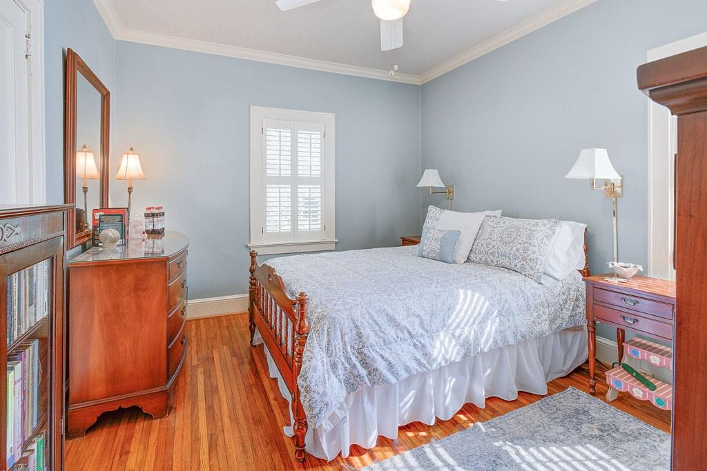 273 Peachtree Way NE