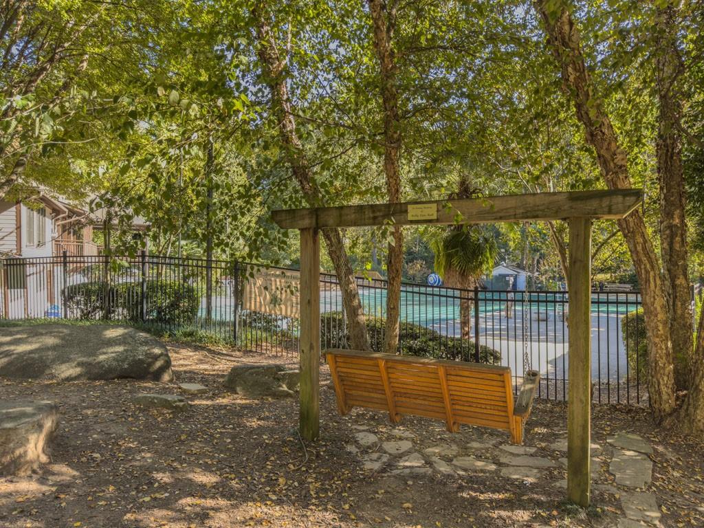 273 Peachtree Way NE