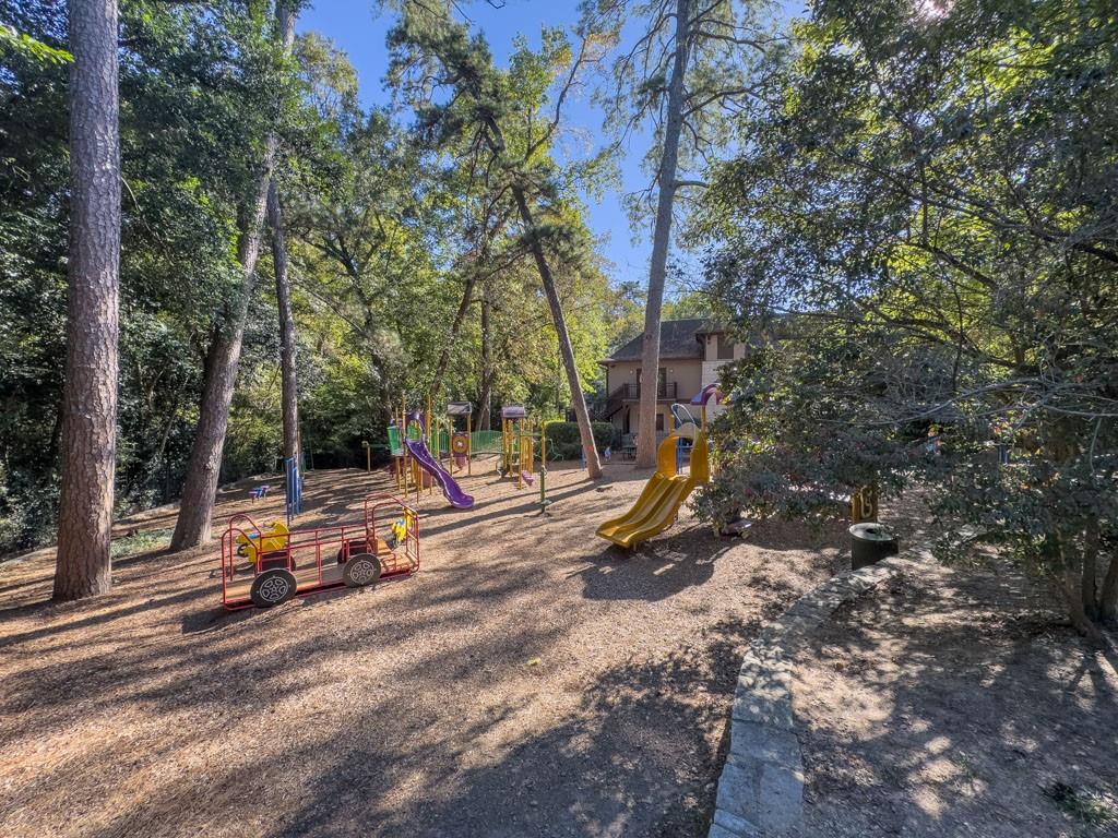 273 Peachtree Way NE