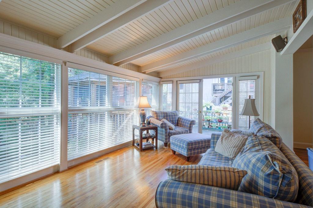 273 Peachtree Way NE