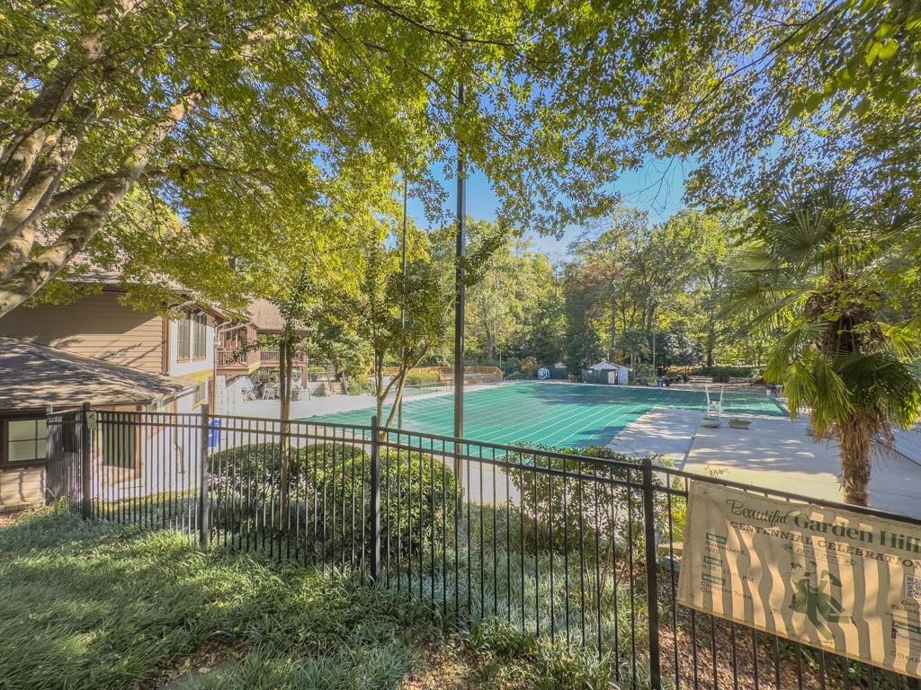 273 Peachtree Way NE