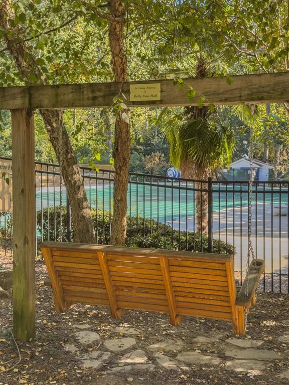 273 Peachtree Way NE