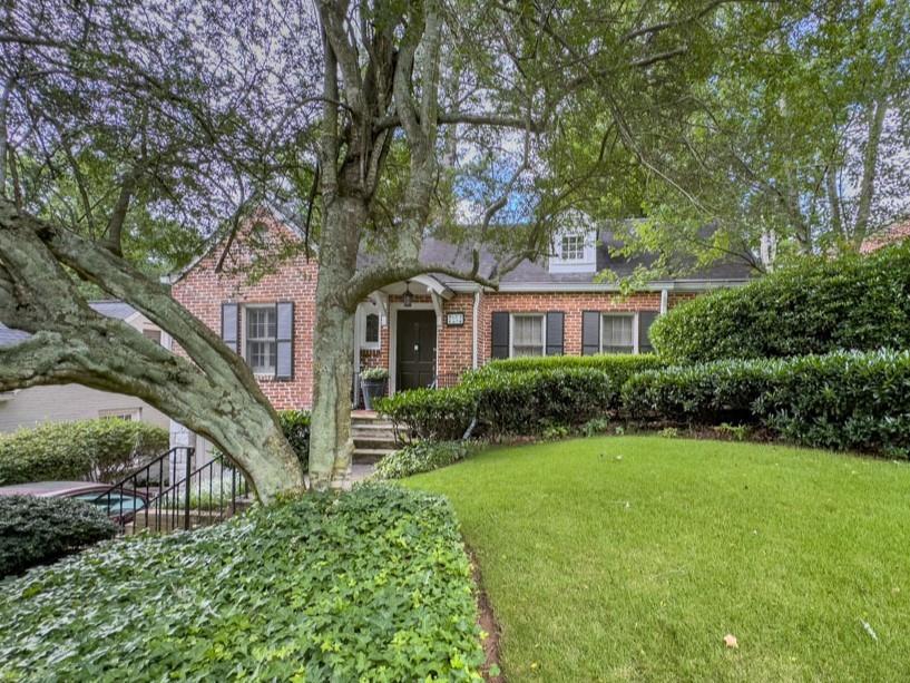 273 Peachtree Way NE