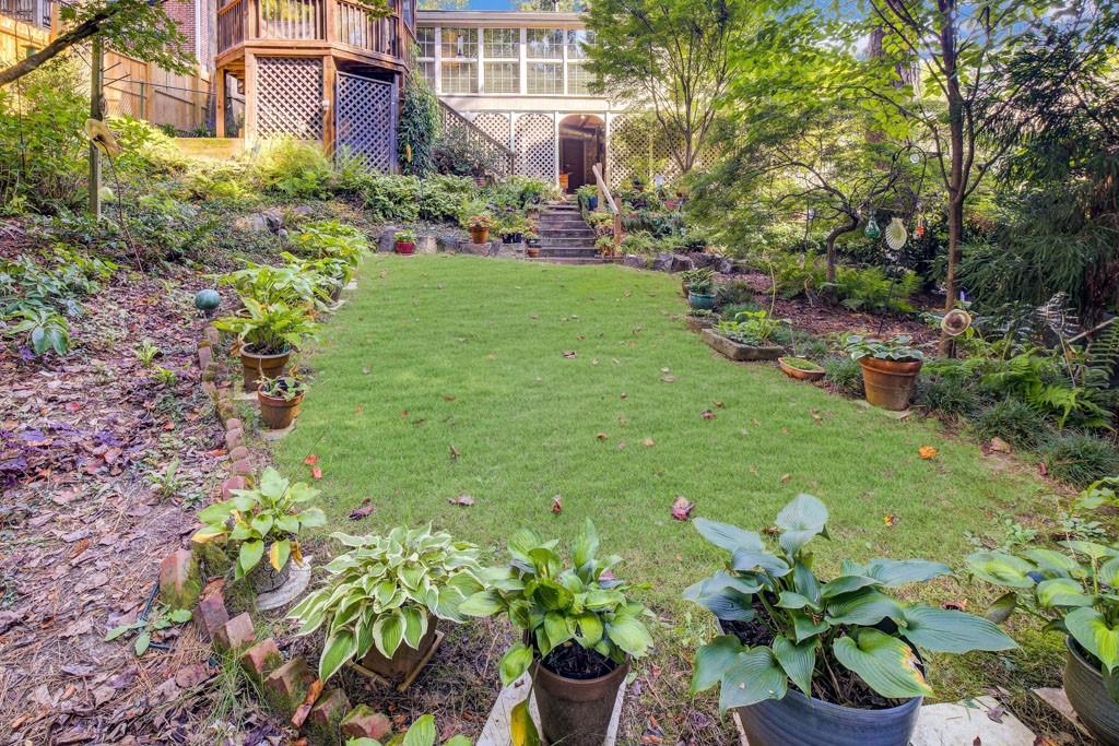 273 Peachtree Way NE