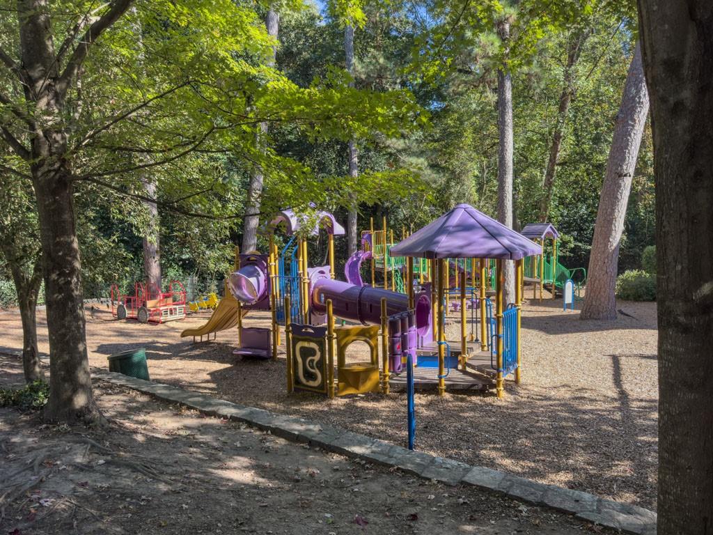 273 Peachtree Way NE