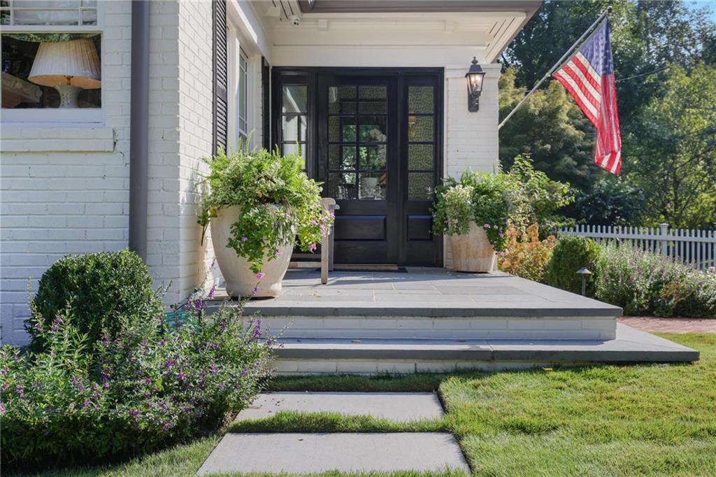 731 Gladstone Road NW