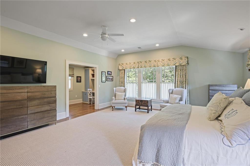 731 Gladstone Road NW