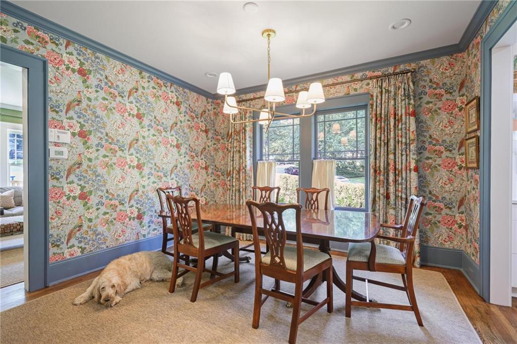 731 Gladstone Road NW