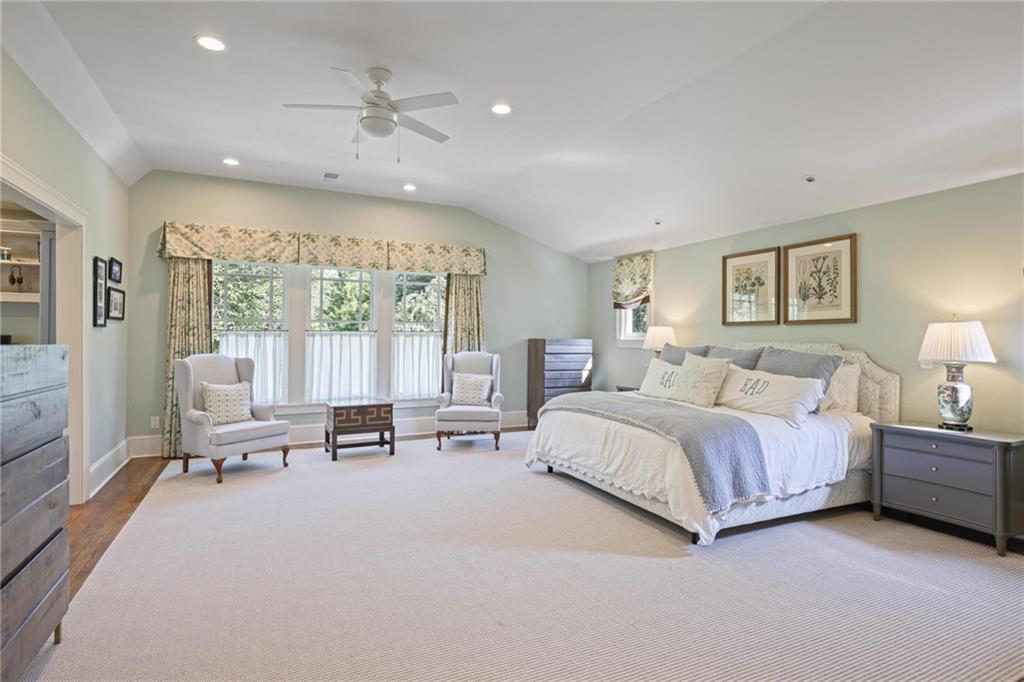 731 Gladstone Road NW