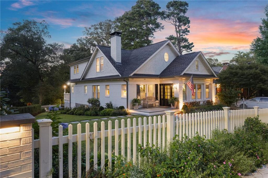 731 Gladstone Road NW