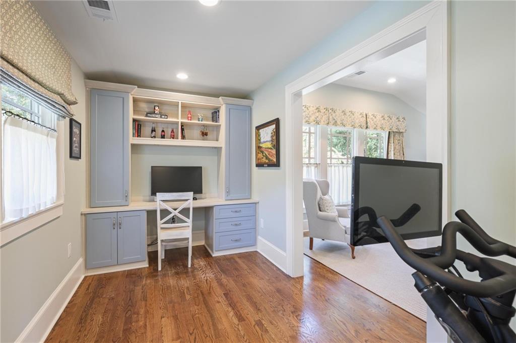 731 Gladstone Road NW