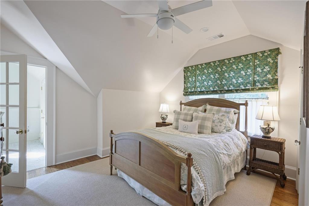 731 Gladstone Road NW