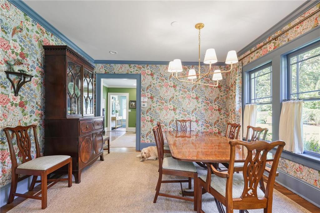 731 Gladstone Road NW