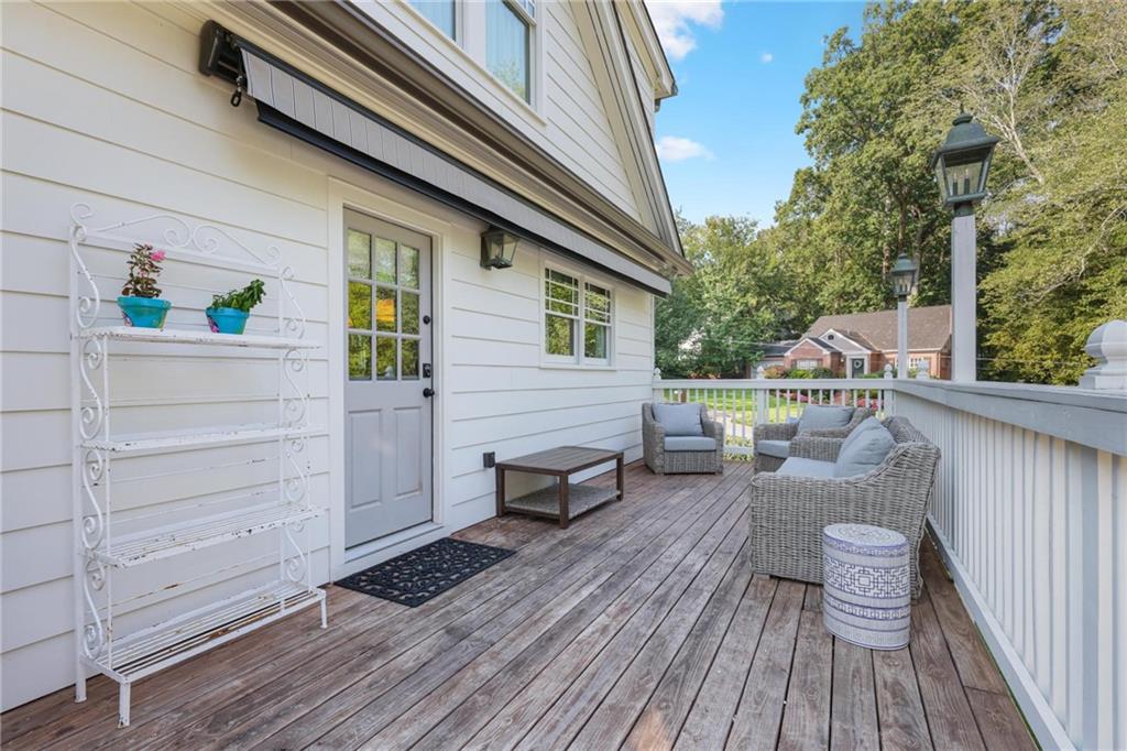 731 Gladstone Road NW