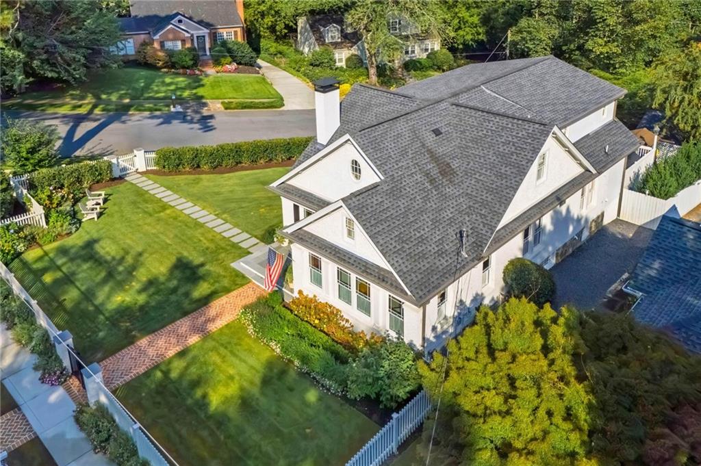 731 Gladstone Road NW