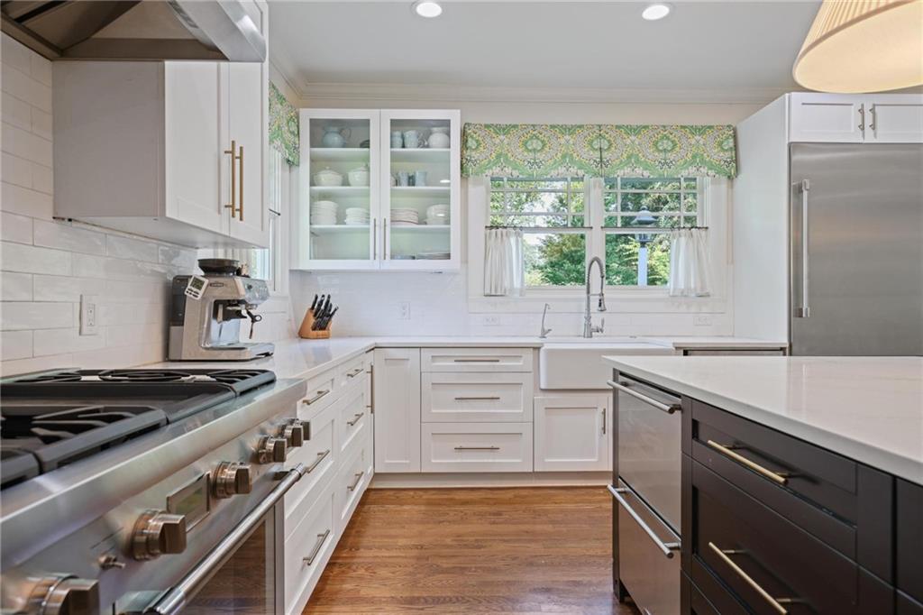 731 Gladstone Road NW