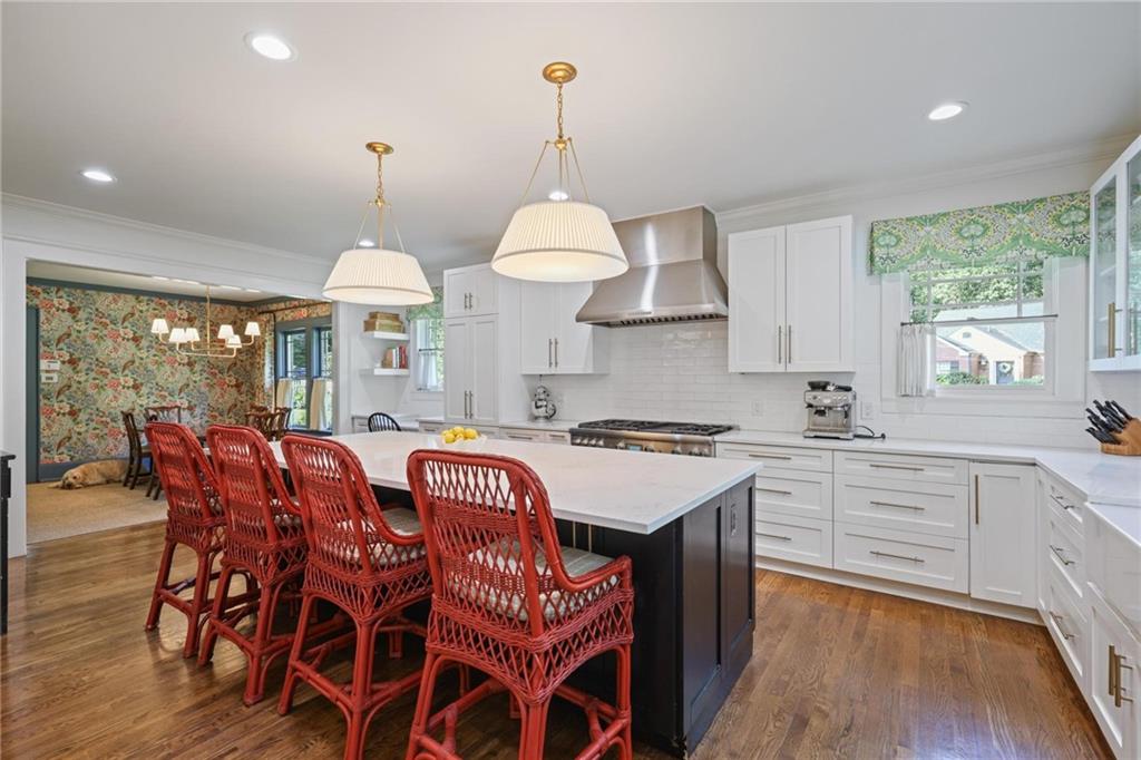 731 Gladstone Road NW