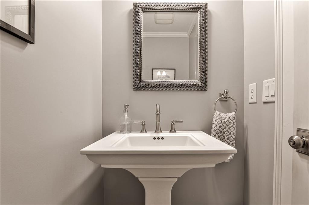 2226 Virginia Place NE