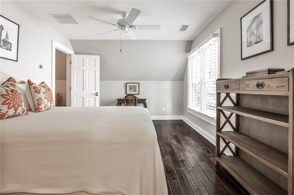 2226 Virginia Place NE