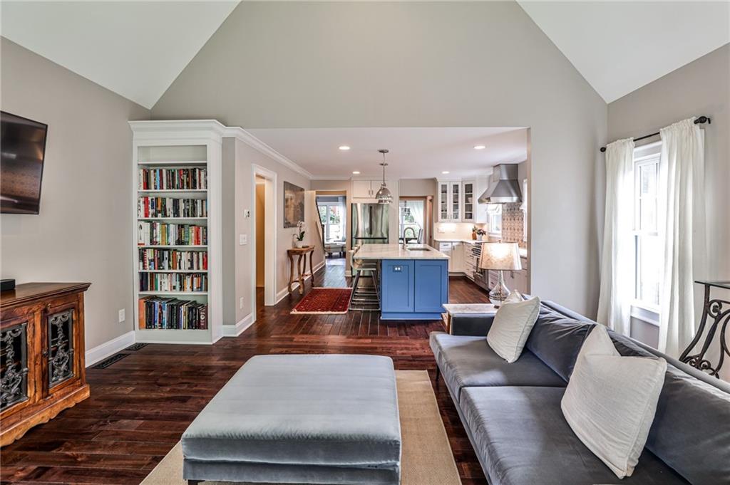 2226 Virginia Place NE