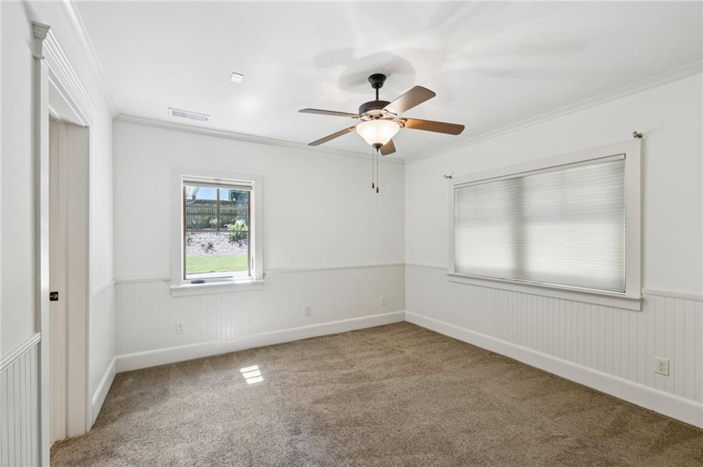 279 Lakeview Avenue NE